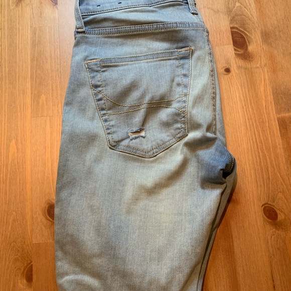 Hollister Skinny Ripped Jeans, Size 28 - Picture 3 of 3